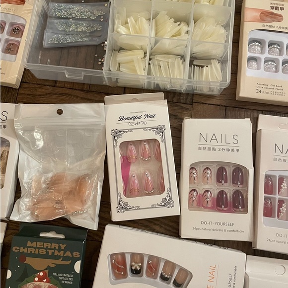 Bundle of false nails - Picture 8 of 10